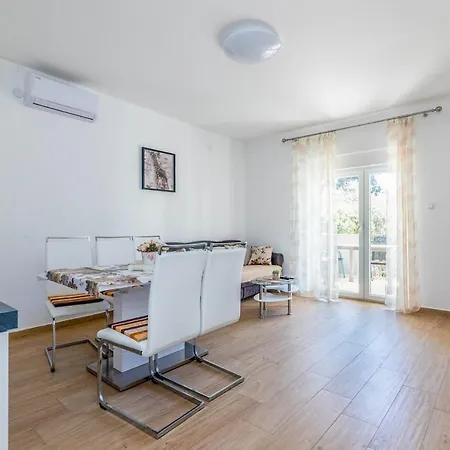 Апартаменты Lea *